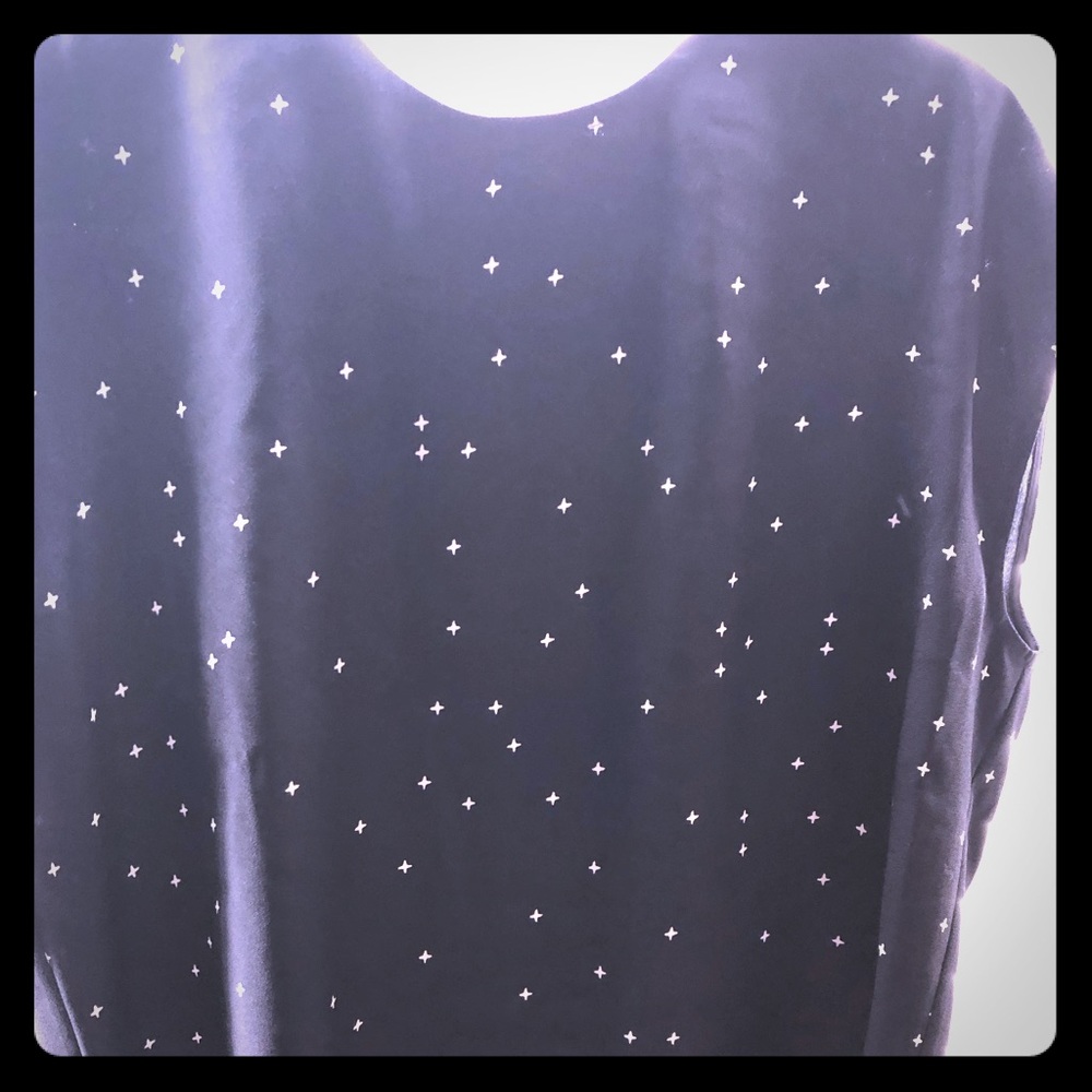 MM LeFluer sleeveless navy blue top